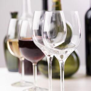 Set of 8 wine glasses