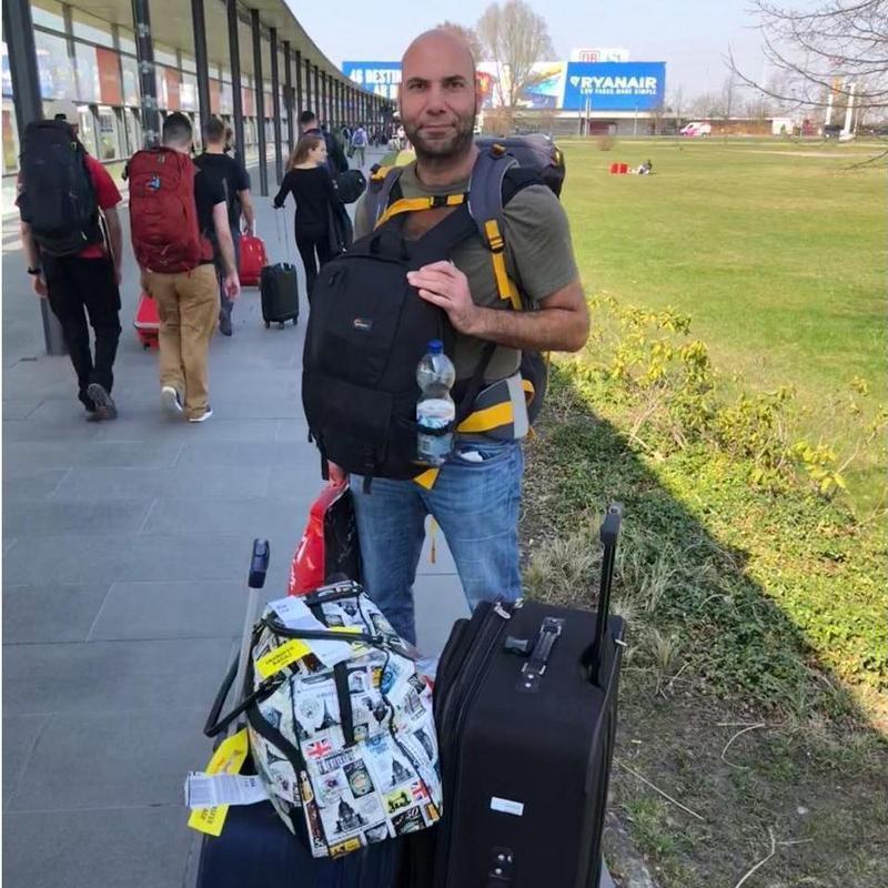 Well, one of our features as a couple is light packing😆 “Pack light”, said Ghassan and then he packed 6 pairs a of jeans, 10 pairs of shoes and 20 shirts 😁 Germany, 2018