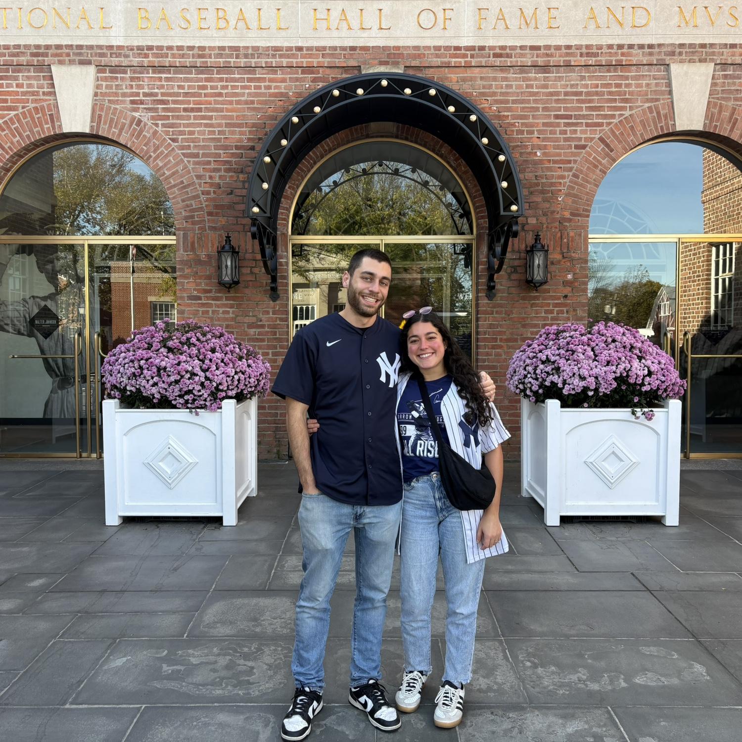 Marimar had to quickly fall in love with the Yankees.