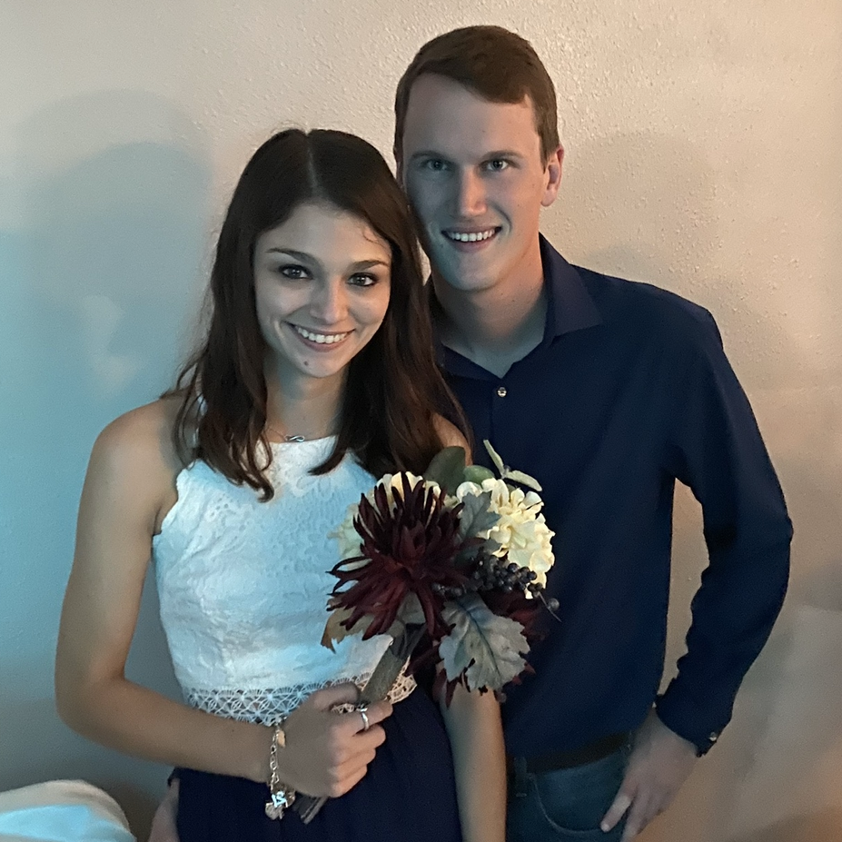 I caught the bouquet in October 2020, guess it knew the plan.