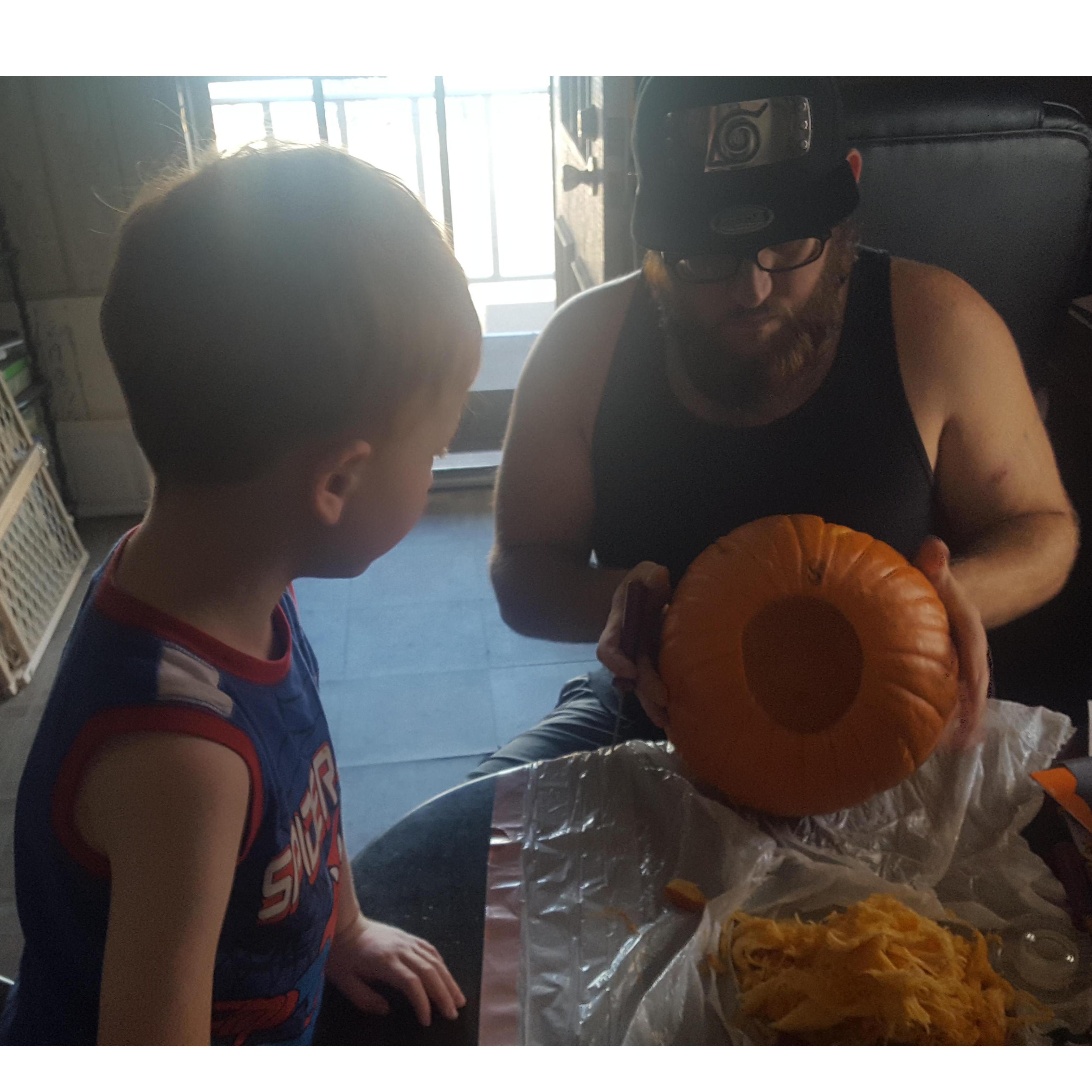Carving pumpkins <3