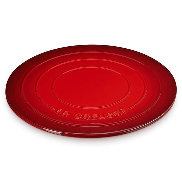Le Creuset Stoneware Round Pizza Stone, 15 in., Cerise