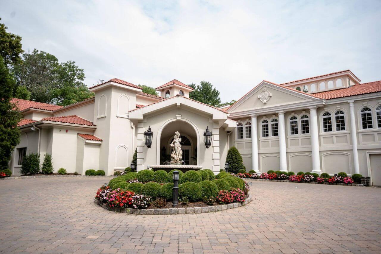 The Wedding Website of Tiffany Hochstein and Matthew Maraia