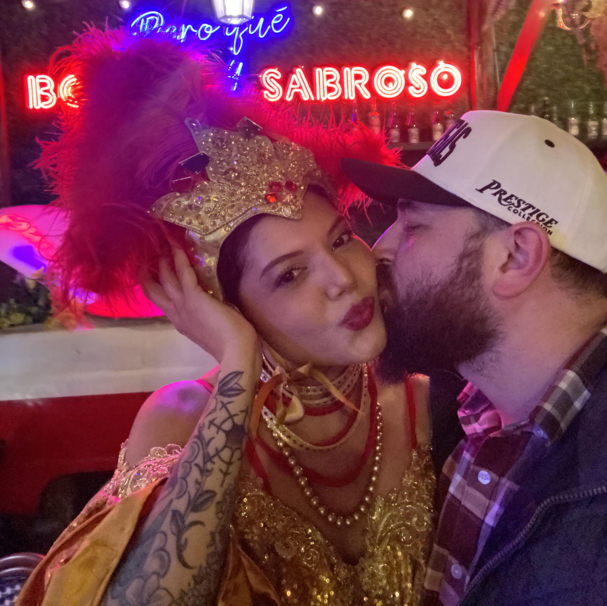 Alex attending to one of Fabi's performances at El Puro restaurant.