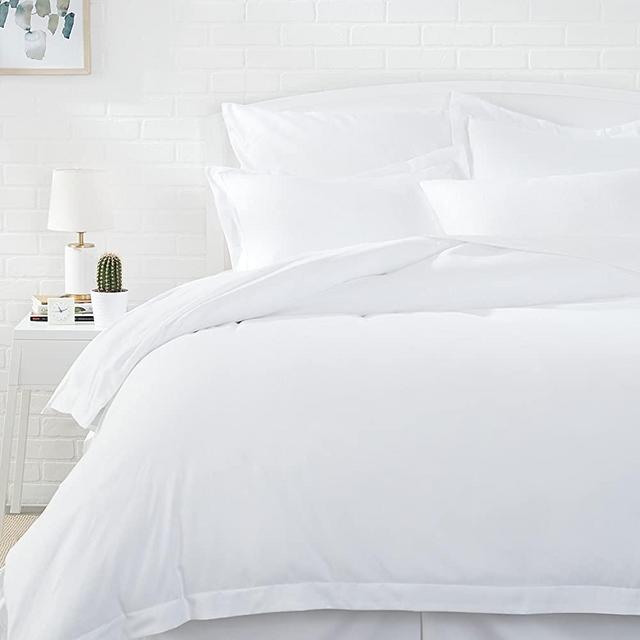 Amazon Basics Light-Weight Microfiber Duvet Cover Set with Snap Buttons - King, Bright White
