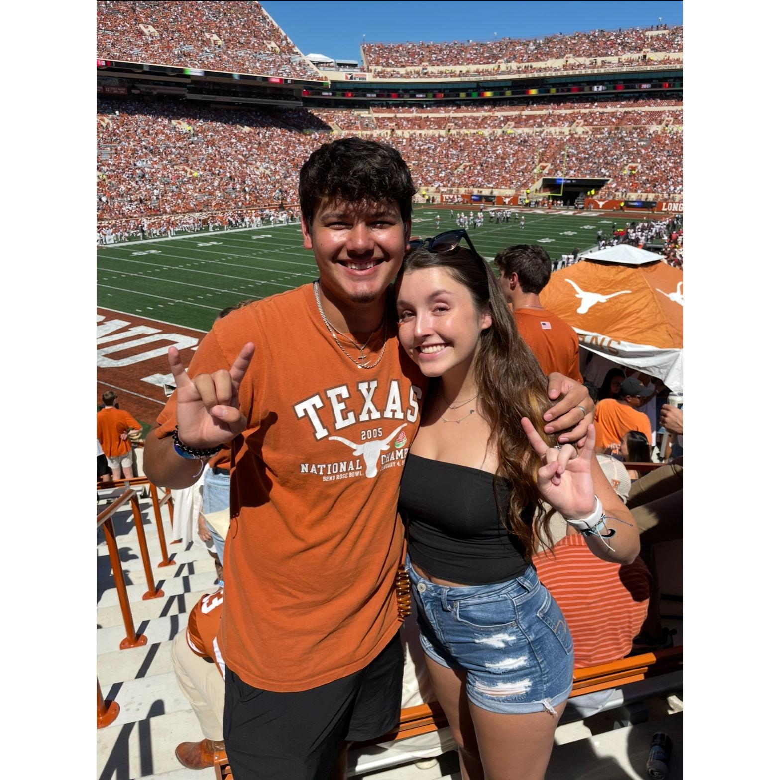 Hook em'