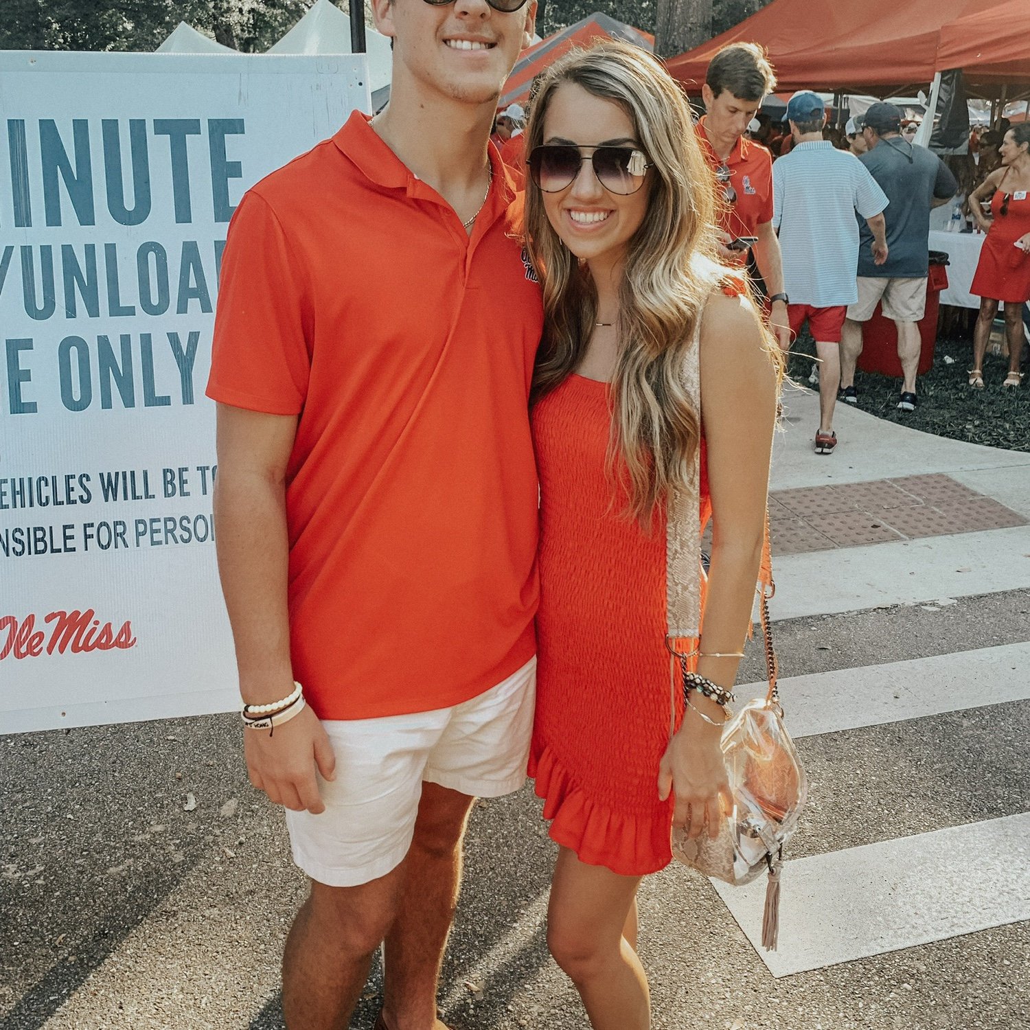 Ole Miss students together ❤️🩵 Hotty Toddy