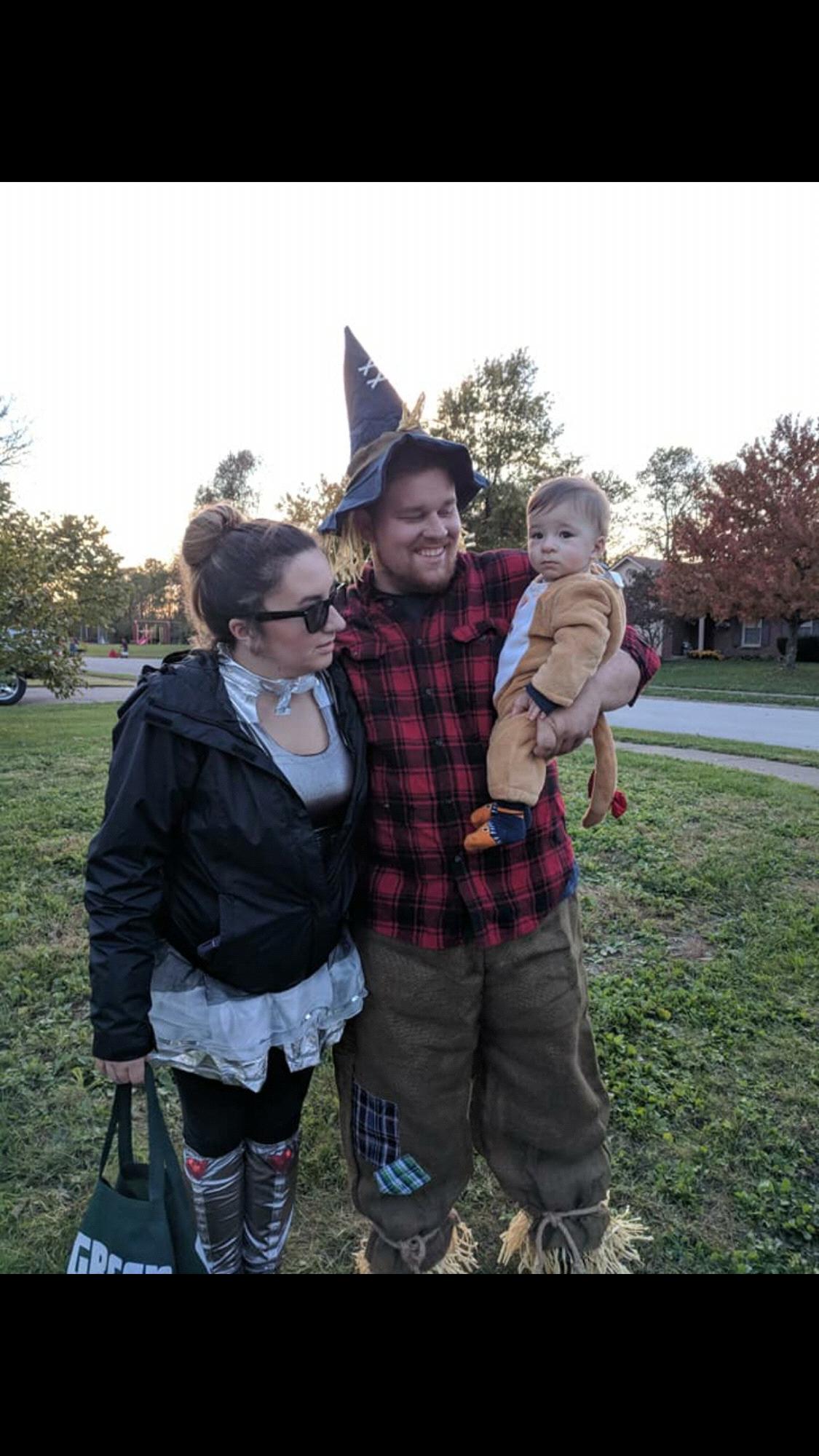 Halloween 2018
Tin "woman," Scarecrow and The Lion
