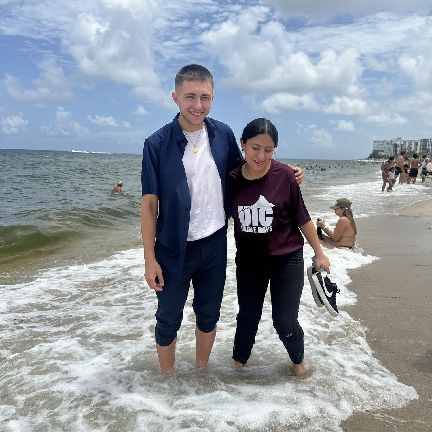 We went to the beach after my graduation 👨🏻‍🎓