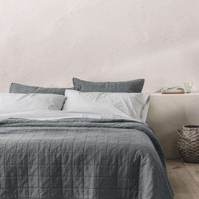 Full/Queen Heavyweight Linen Blend Quilt Dark Gray - Casaluna™