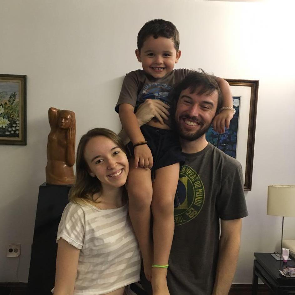 Com Caetano, nosso porta-aliança.