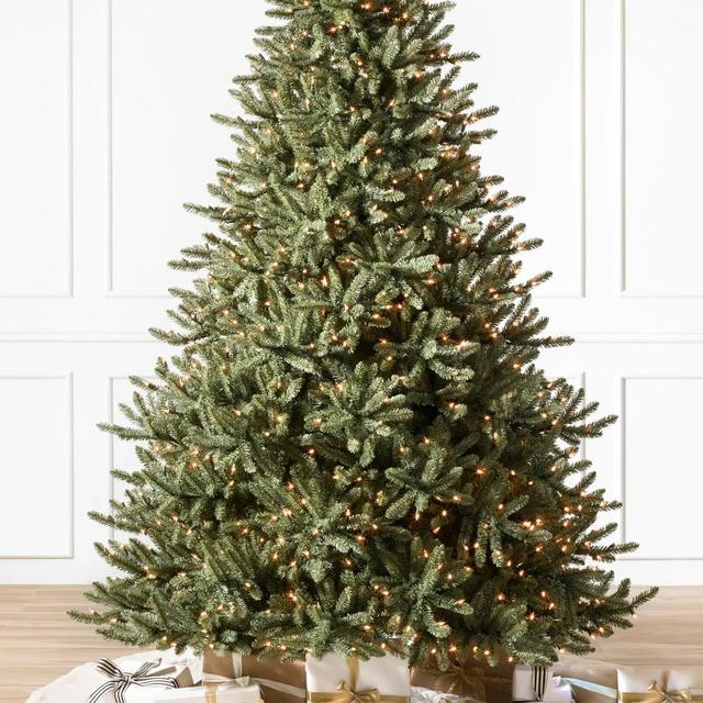 Christmas Tree & Decor Fund