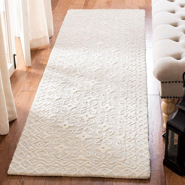 SAFAVIEH Blossom Collection Runner Rug - 2'3" x 6', Grey & Ivory, Handmade Wool, Ideal for High Traffic Areas in Living Room, Bedroom (BLM114F)