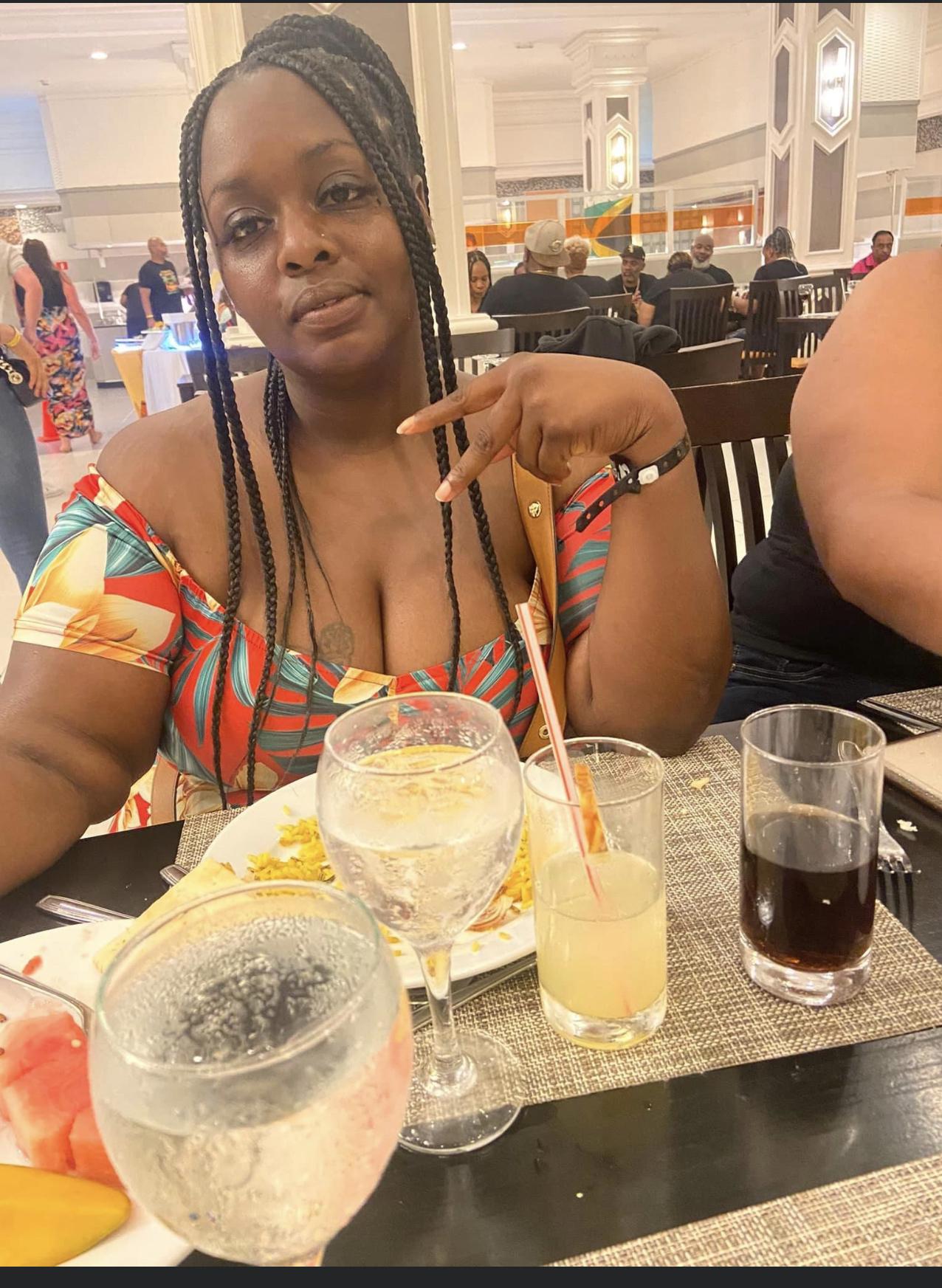 Snapping pictures of my beautiful Wife to be❤️❤️❤️