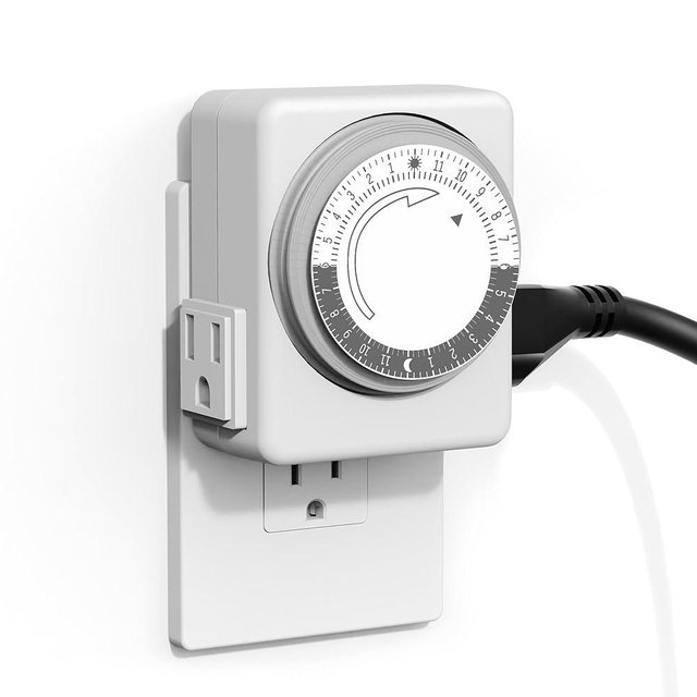 HBN Outlet Timer for Electrical Outlets Indoor, 24 Hour Mechanical Light Timers for Lamps, Dual 3-Prong Plug-in Outlets, 15-Minute Intervals, Heavy Duty Daily Cycle, 1 Pack
