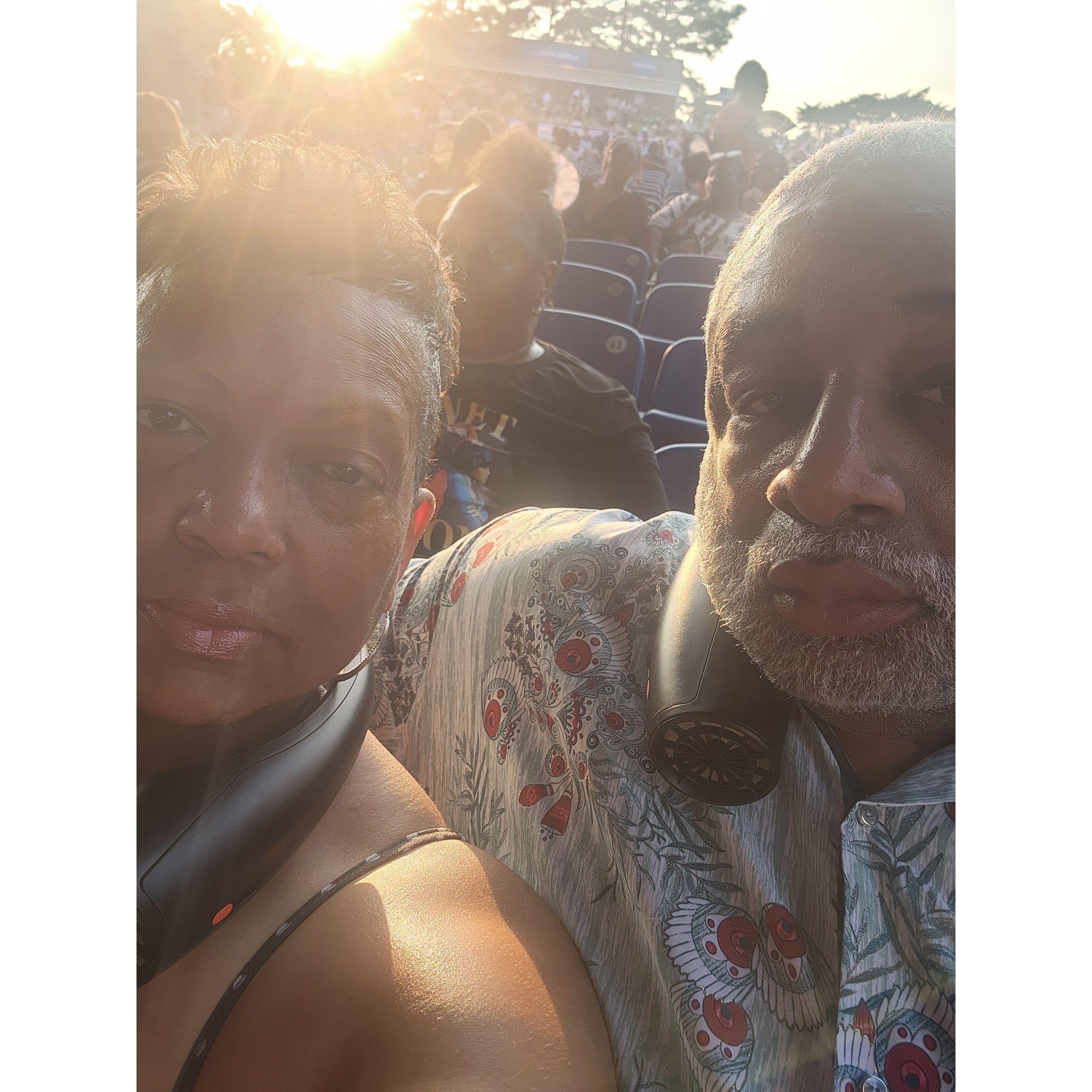 Nelly & Janet .... We ready!!