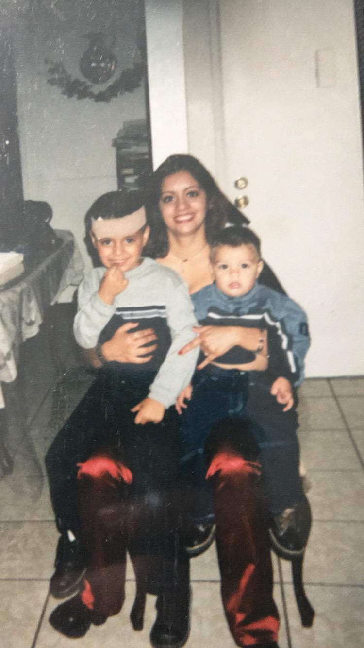 Mama & little brother 💙 - Erik