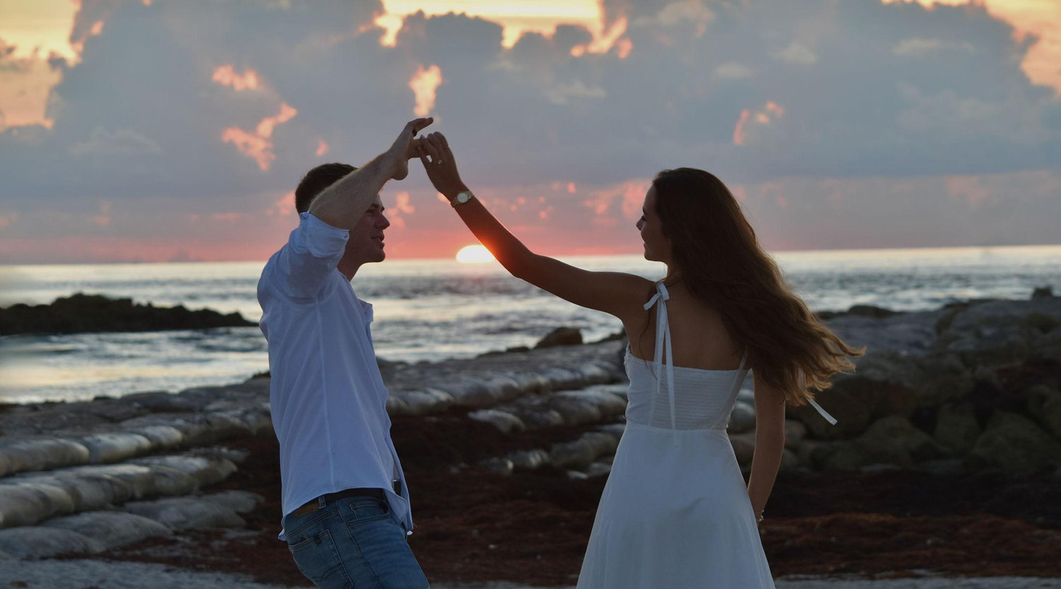 The Wedding Website of Carolina Winter and Valentine Rand