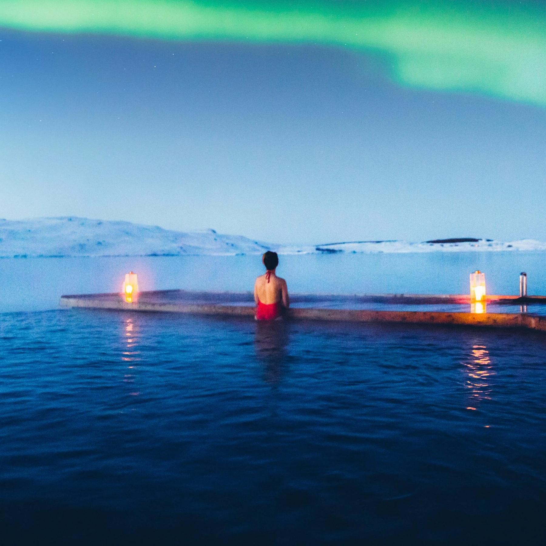 8 hour layover in Iceland: hot spring and boiled cod