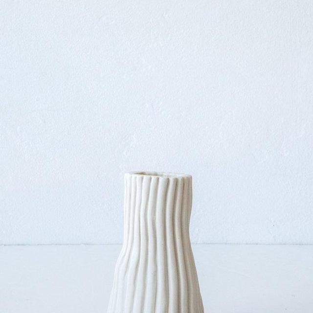 Cym white organic bud vase
