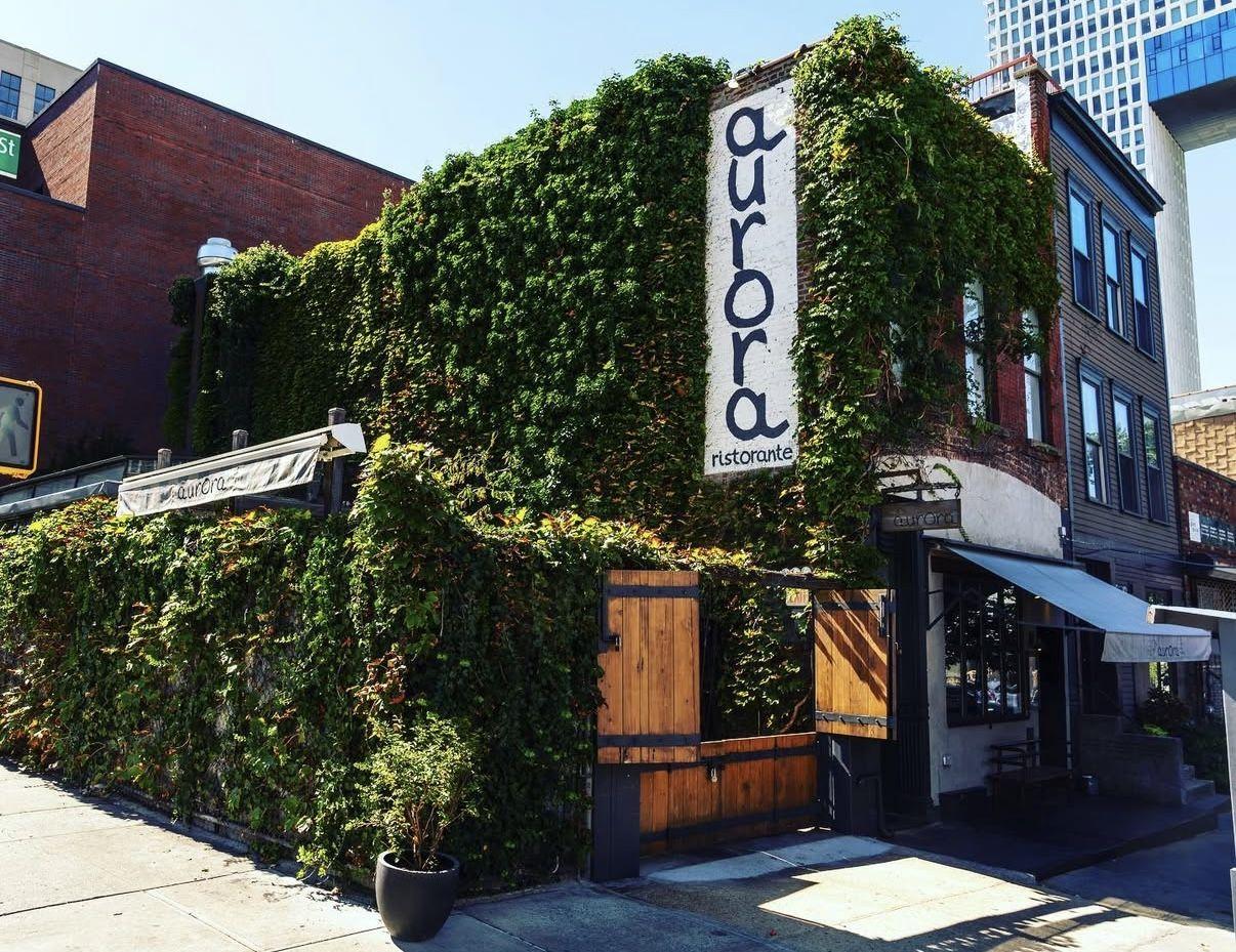 The Wedding Website of Olivia White and Jacques Bernard