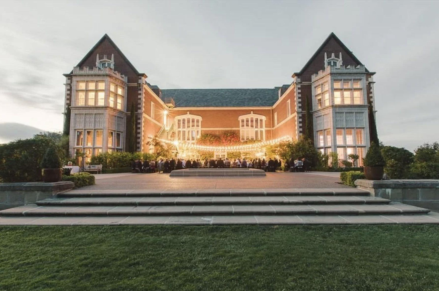 The Wedding Website of Nicole Wilczynski and Tommy Abajian
