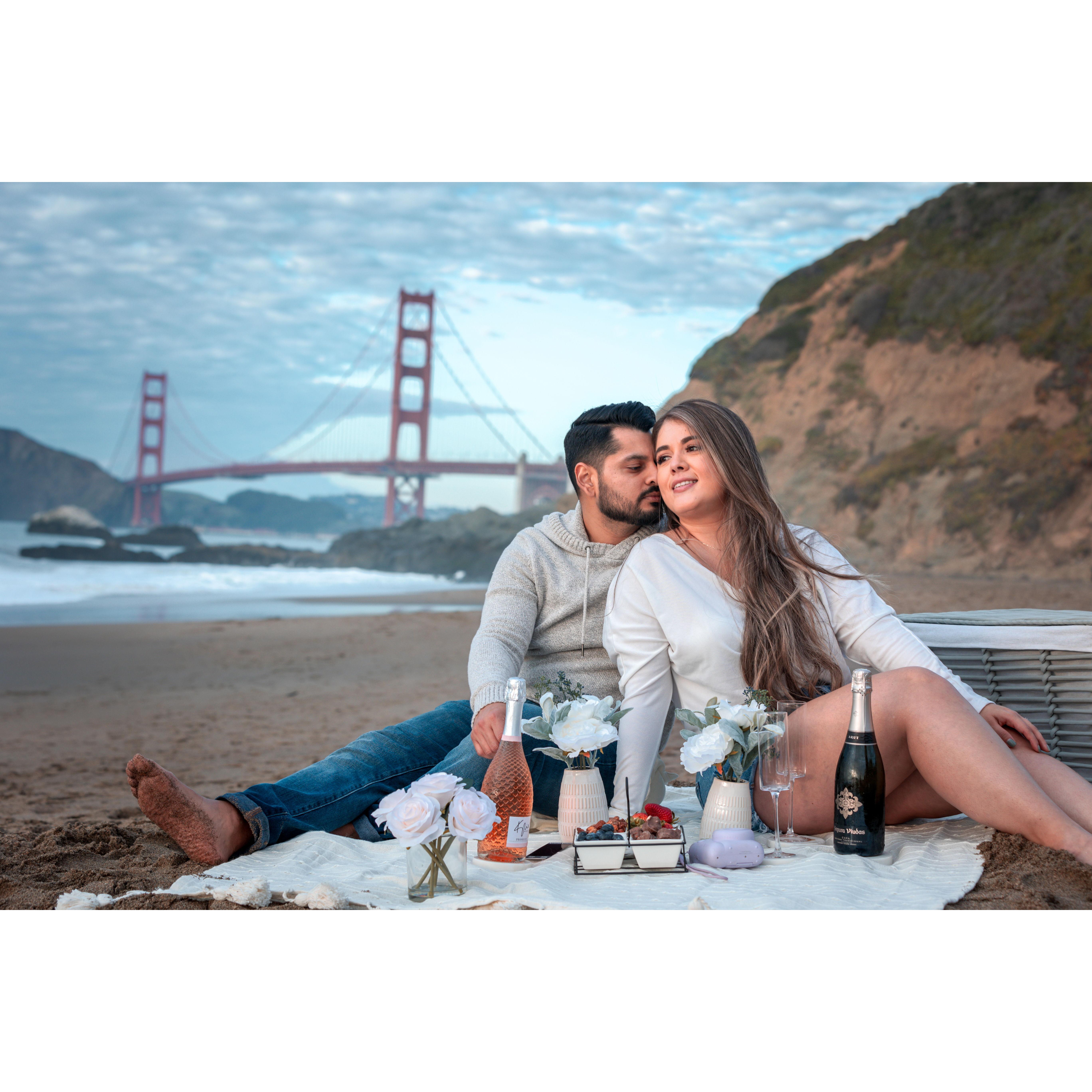 Beachside picnics, sunset whispers, and the Golden Gate as our witness. 💖🌉 #LoveInSanFran