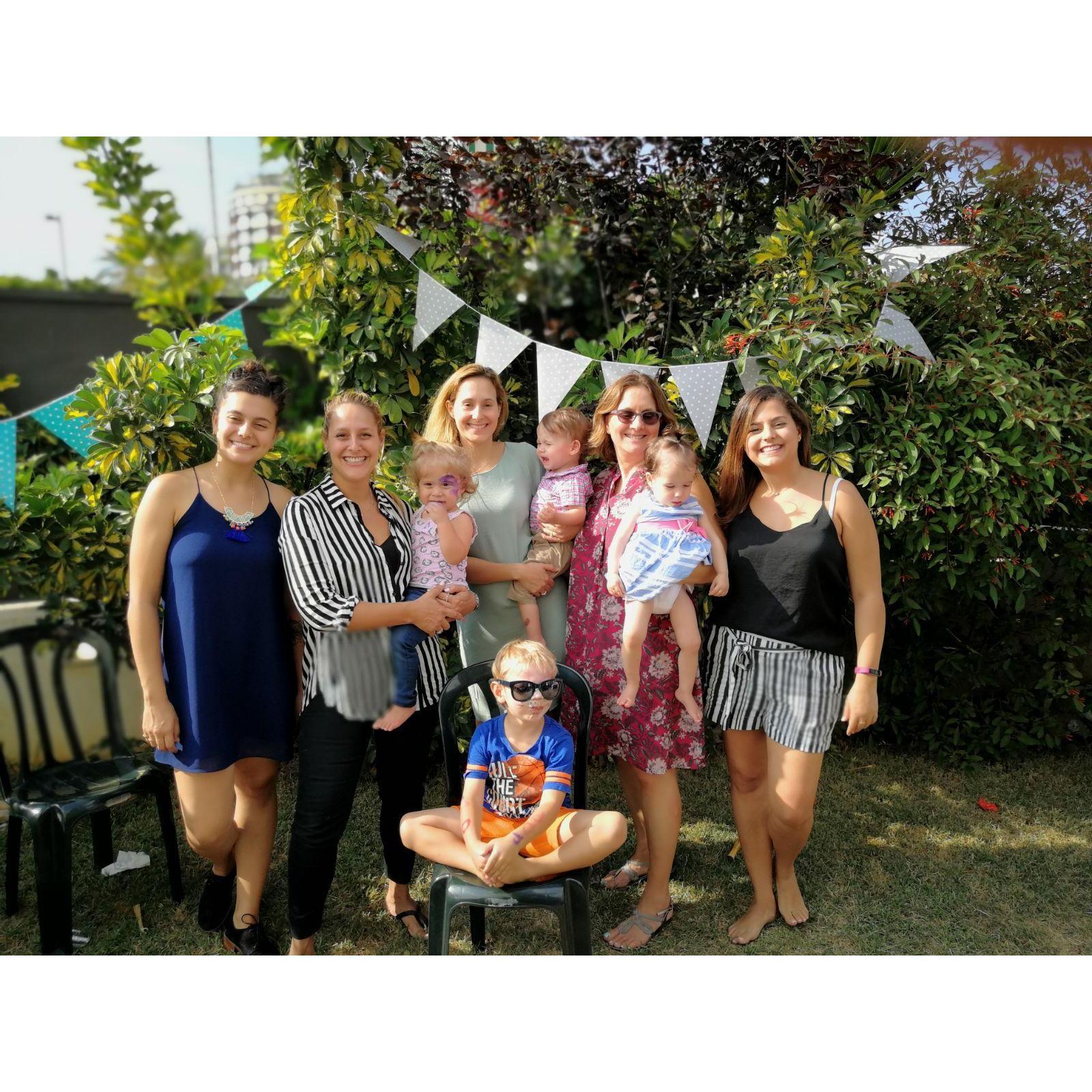 The sisters, Kyra and the kids: Ben, Liya, Adam and Mia