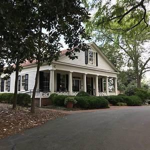 The Wedding Website of Jessica Moon and Roderick Spann