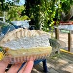Blond Giraffe Key Lime Pie Factory ®
