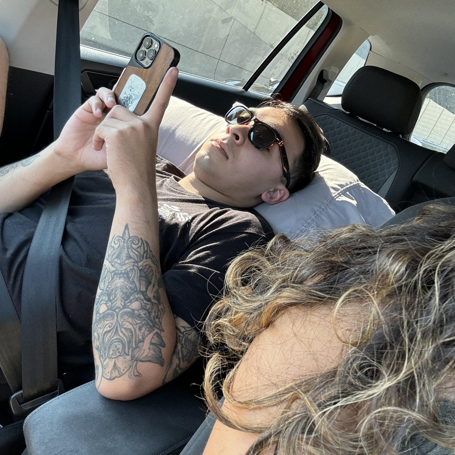 Passenger prince in roadtrip mode.