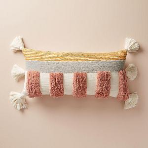 Tufted Rayas Pillow