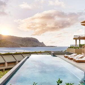 Honeymoon Resort in Hanalei Bay