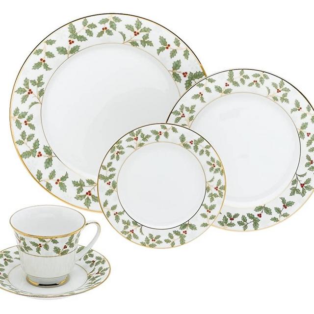 Noritake Holly and Berry - 40 piece set, service for eight