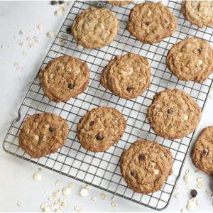 Oven Safe Nonstick Baking & Cooling Grid (1/2 Sheet)