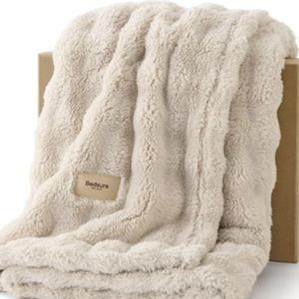 Bedsure 3D Bubble Blanket for Couch