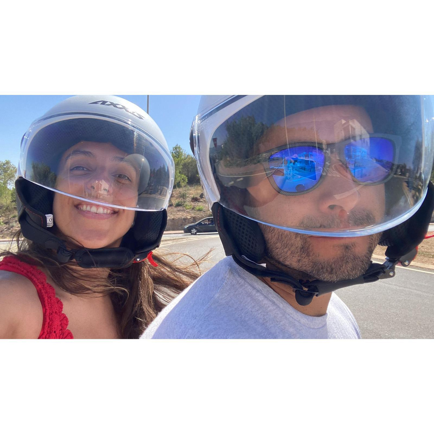 Uma das coisas que mais gostamos de fazer nas nossas viagens é andar de Vespa, por isso, não podia faltar uma foto da nossa segunda vez, em Ibiza, a passear numa