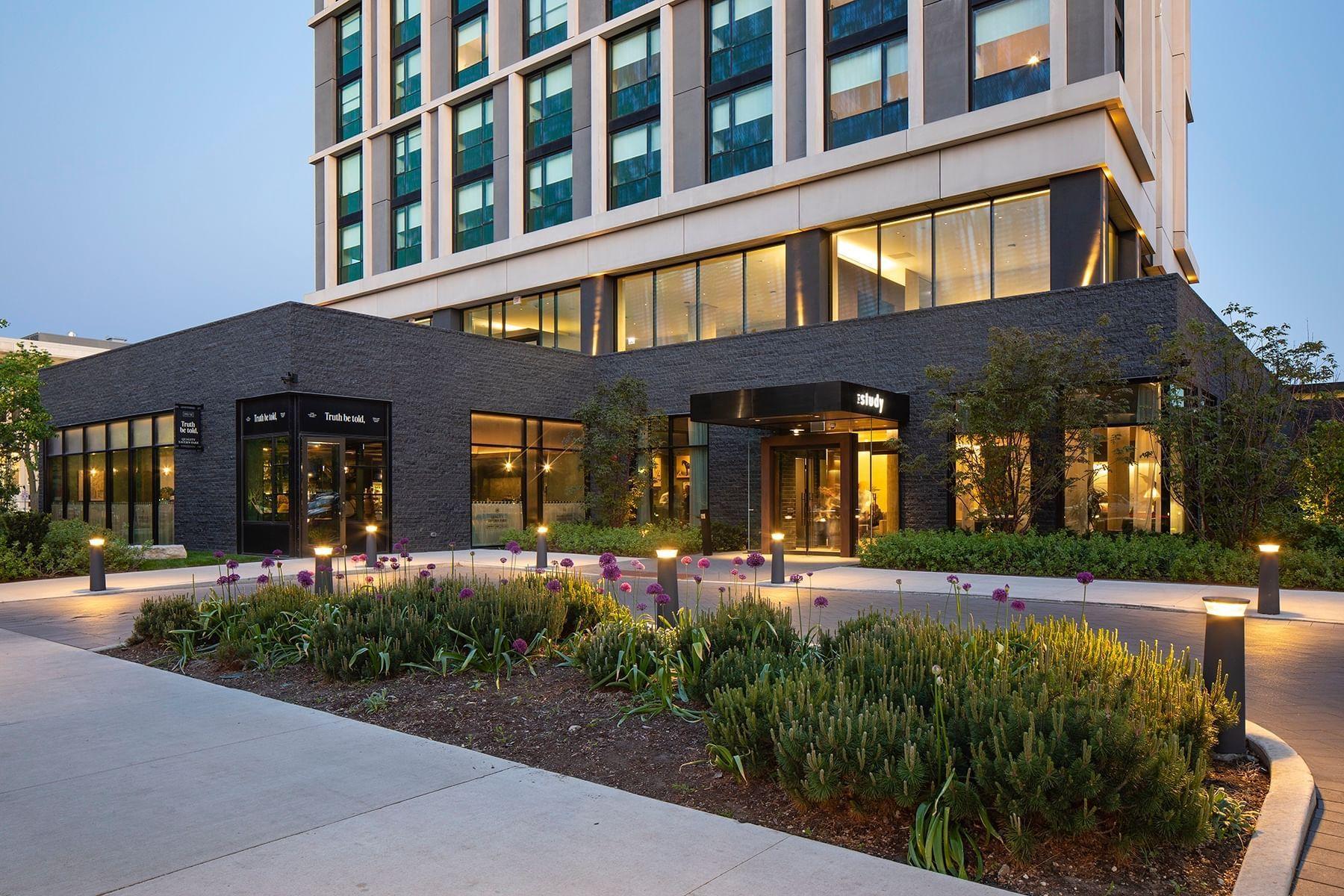 The Wedding Website of Veronica Hauad and Kahlil Wilson