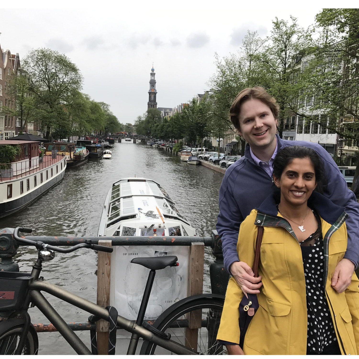 Cheesy tourists among the Amsterdam canals
