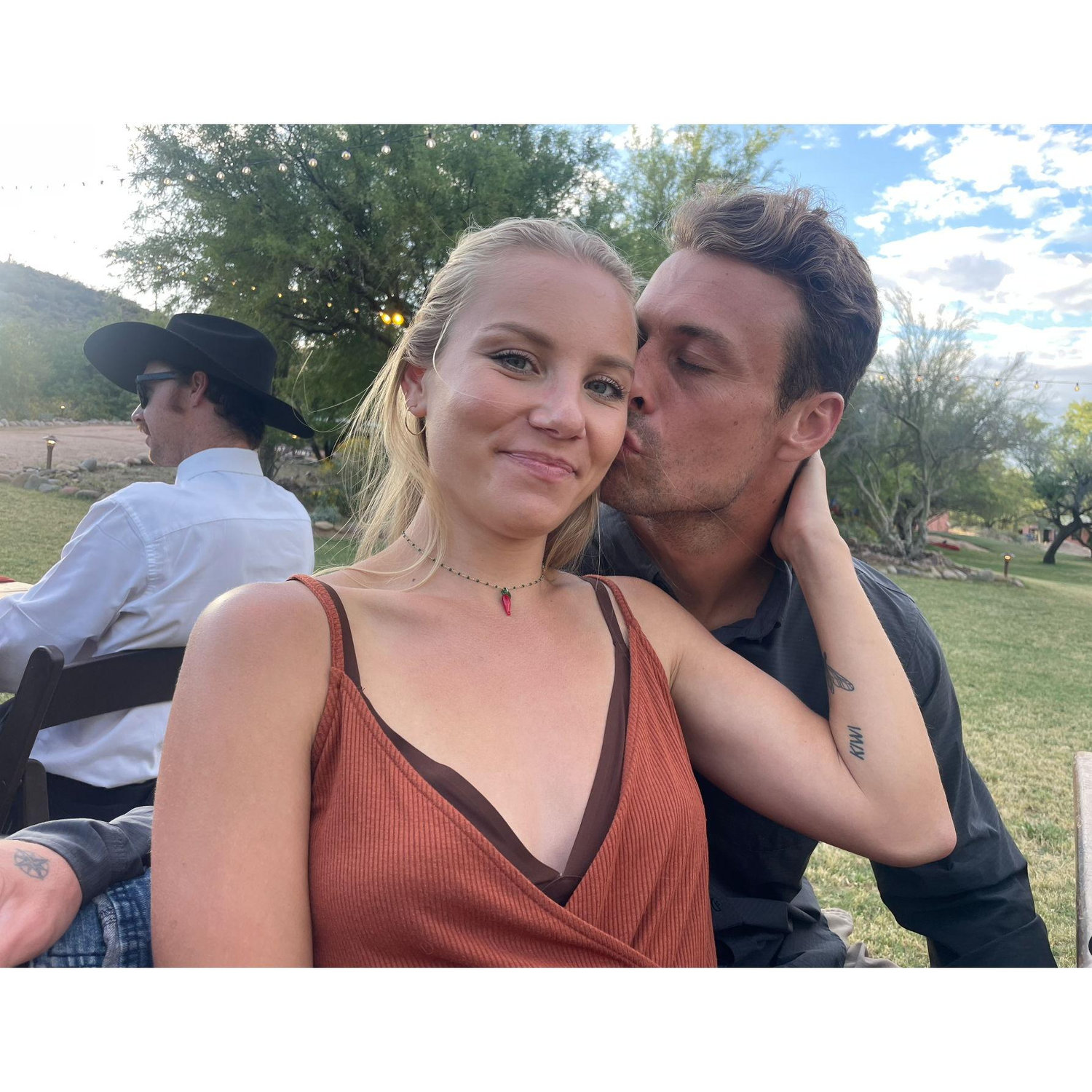 <3