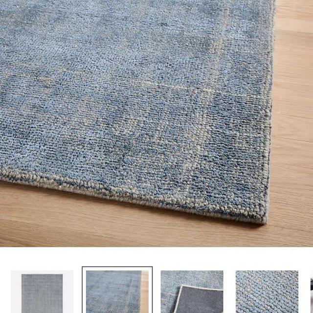 Livingroom area rug