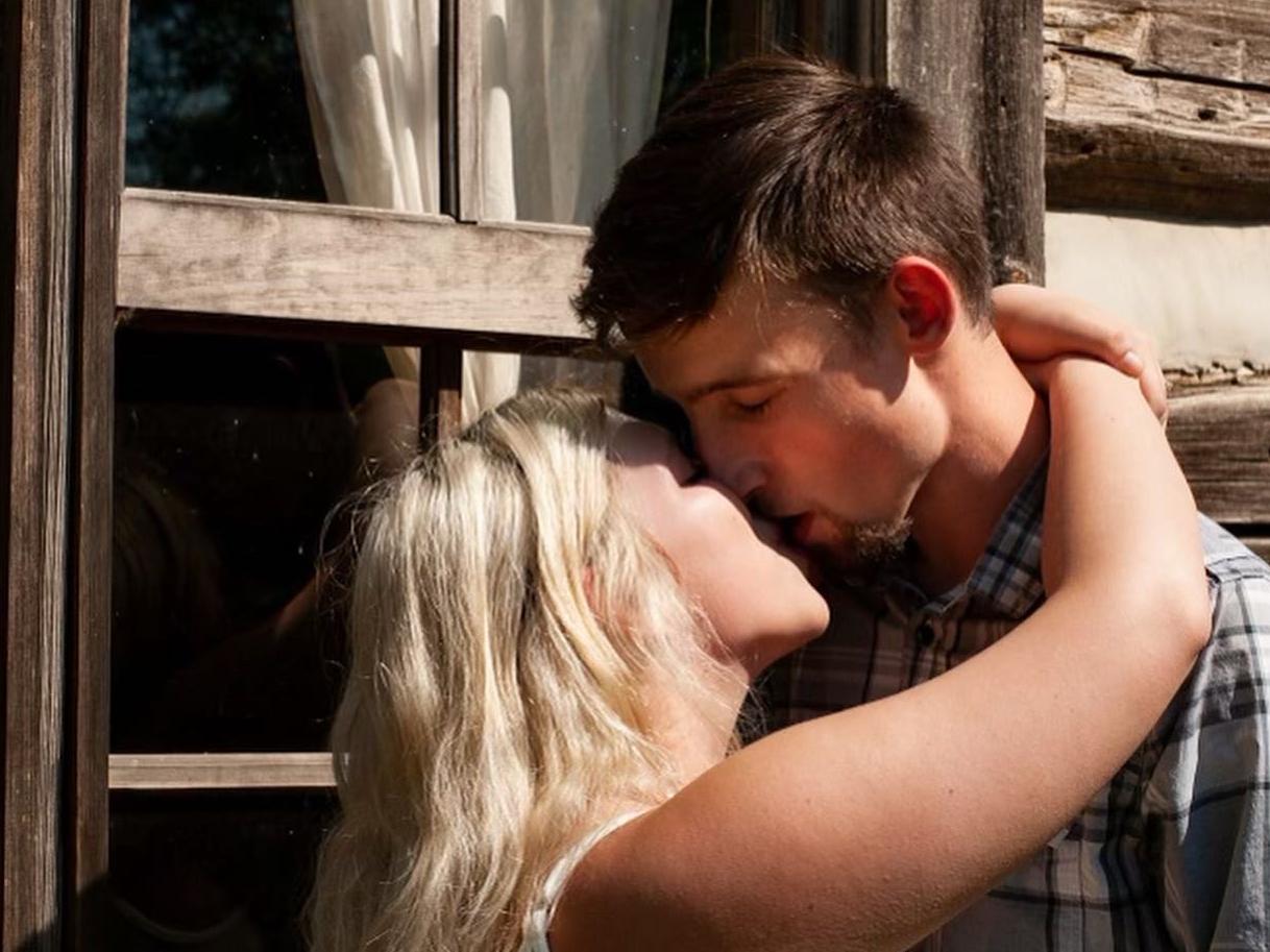 The Wedding Website of Neive Quinones and Ryan Draves