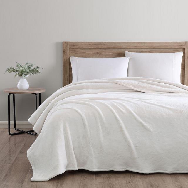 UGG® Coco King Blanket in Snow