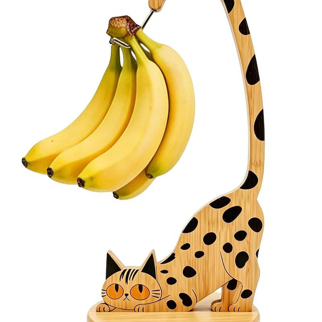 Chwsssgy Cat Banana Holder Stand, Natural Bamboo Banana Hanger with Stainless Steel Hook for Kitchen Countertop - Decorative Leopard Cat Fruit Tree for Even Ripening, Quirky Home Decor