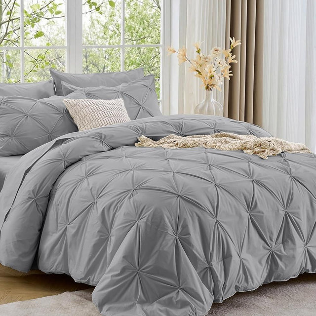 Sasttie King Size Comforter Set, 7-Piece Bed in a Bag, Pintuck Bedding Sets for All Season, Includes Comforter, Flat Sheet, Fitted Sheet, Pillowcases and Pillowshams, Light Grey