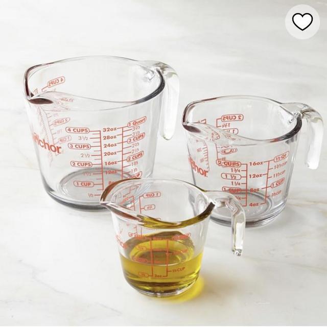 Glass measuring cups