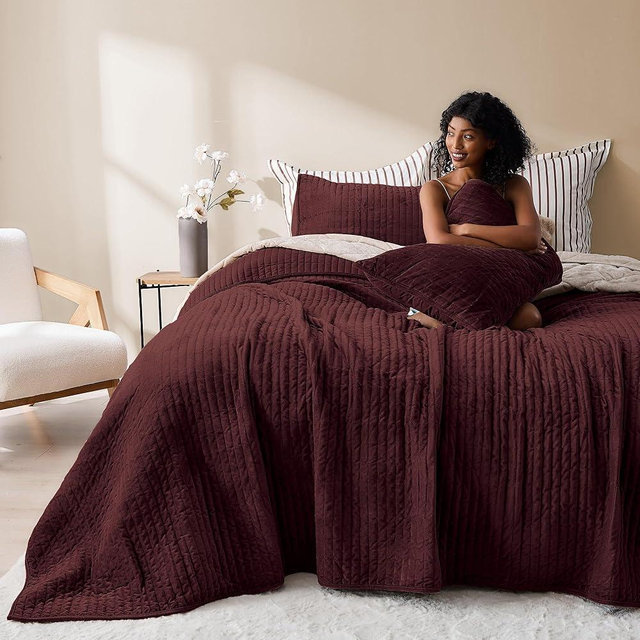SHALALA Velvet Quilt King Size,Vertical Striped Bedding Set,Lightweight Velvet Comforter,Luxurious Cozy Bedspread and Coverlet with Soft Brushed Microfiber(Wine,King)