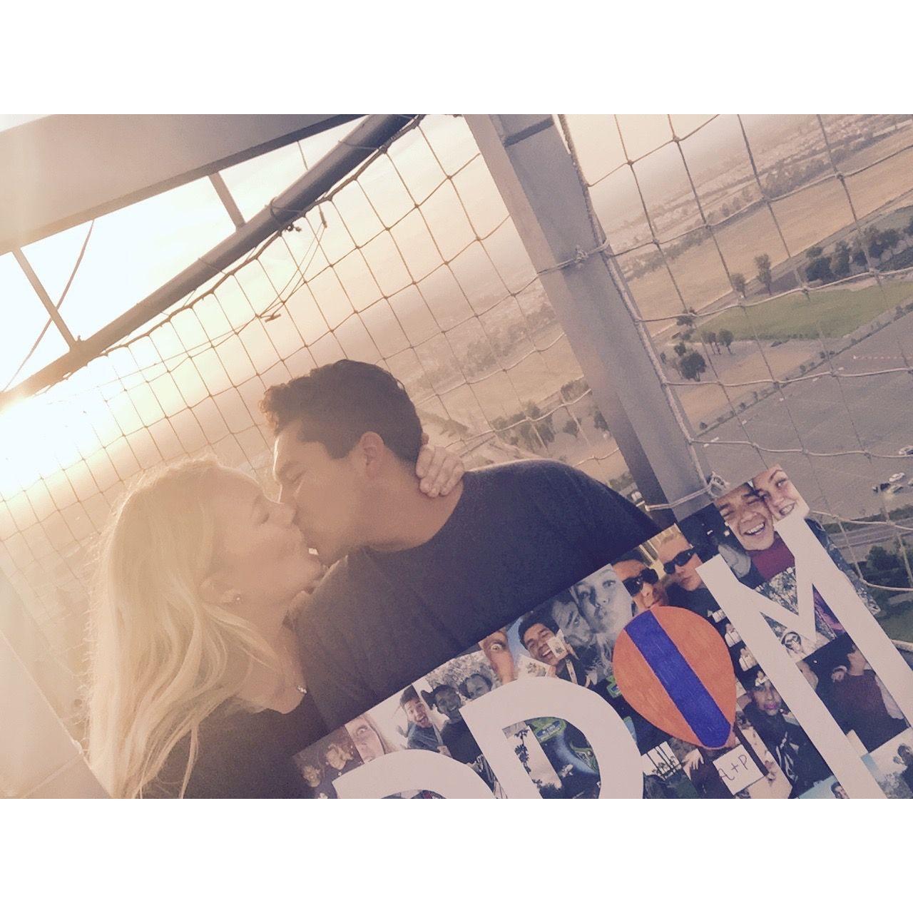 Hot airballoon promposal.