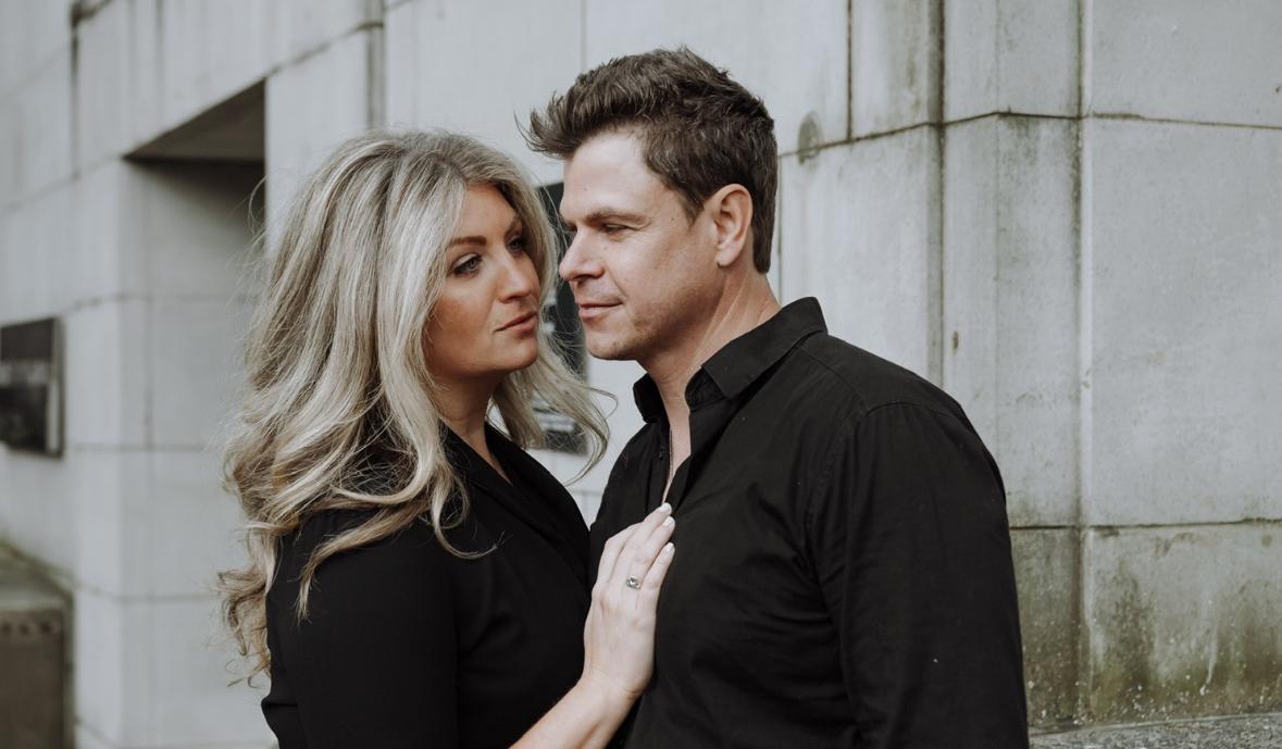 The Wedding Website of Jennifer Moffett and Darren Izzard