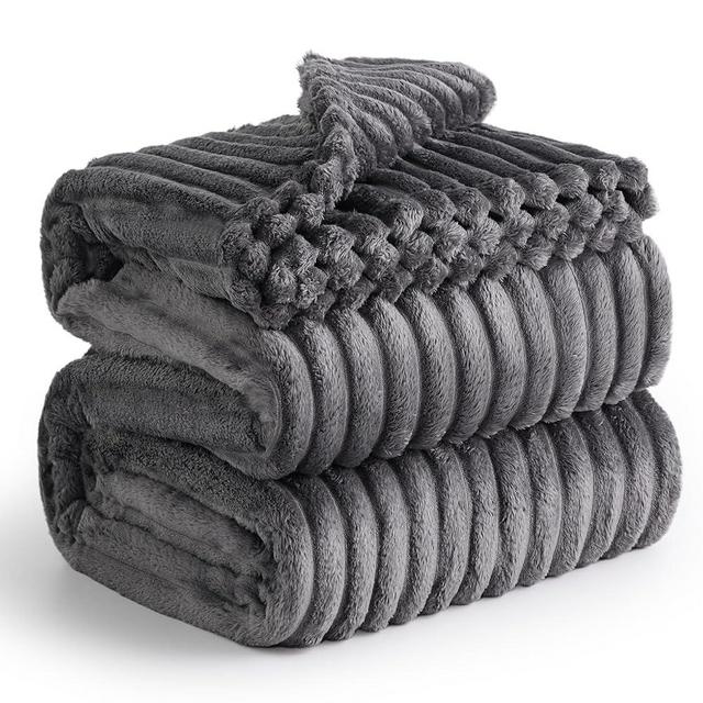 Bedsure Grey California King Size Blanket for Bed - Super Soft Cozy Blankets for Women, Cute Large Blanket for Girls, 102x96 Inches